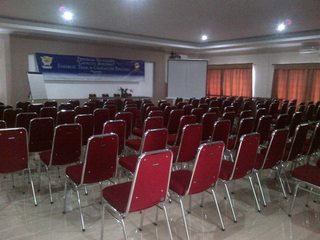 Santa Monica Hotel And Convention Ciherangsating Екстериор снимка